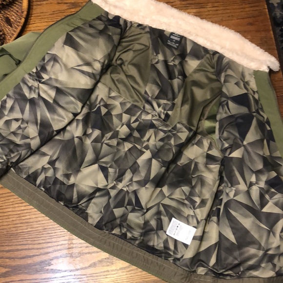 EUC Nike Shield jacket - Picture 9 of 11